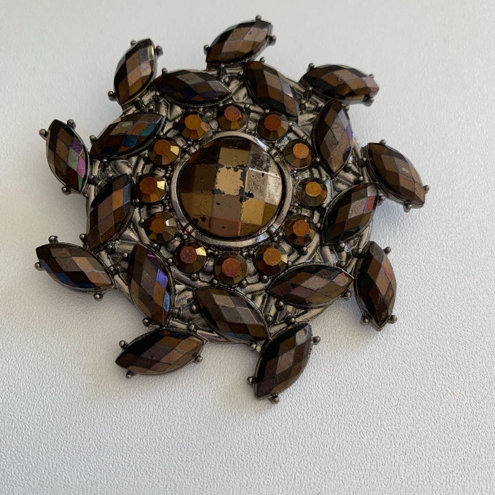 Large Unsigned Mourning Brooch - image 4